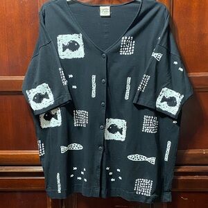 Cotton Fields Plus Two U.S.A black fish Patterned plus size 2X short sleeve top